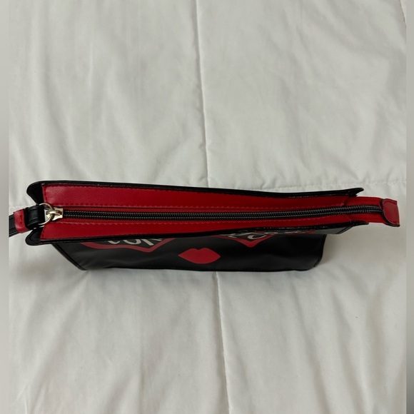 Victoria's Secret Black Too Glam To Give A Damn Makeup Cosmetic Bag Hearts Kiss - Picture 7 of 12